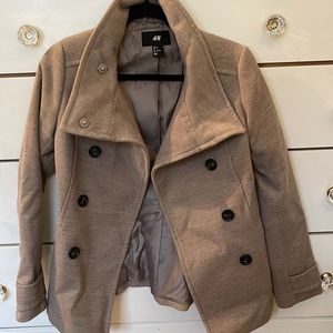 Women’s winter/fall coat. Tan color size 4